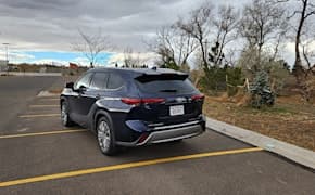 2023 toyota highlander back view
