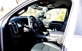 2022 ram 1500 front seat interior