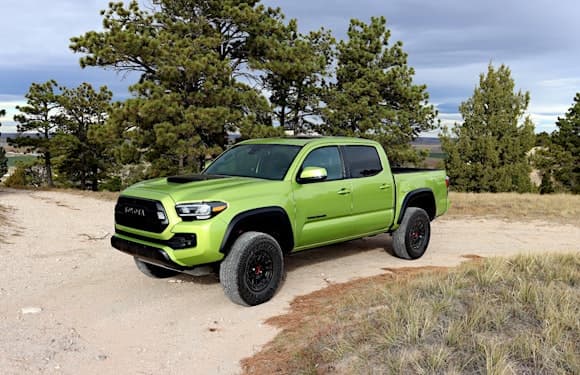 2022 toyota tacoma trd pro side view