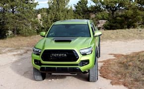 2022 toyota tacoma trd pro close up front view