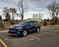 2022 Toyota Highlander front view
