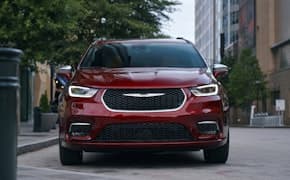 2023 Chrysler Pacifica front view