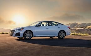 2023 Nissan Altima side view