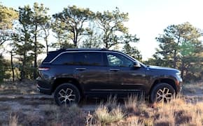 2022 Jeep Grand Cherokee 4xe side view