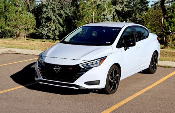 2023 Nissan Versa SR front view