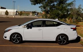 2023 Nissan Versa SR side view