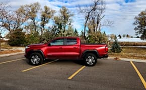 2023 GMC Canyon AT4 side view