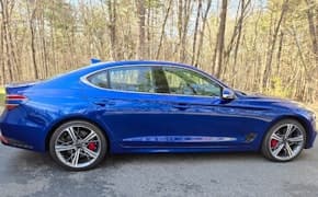 2024 Genesis G70 side view