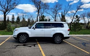 2024 Lexus GX side view