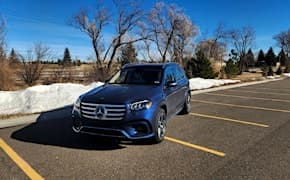 2024 Mercedes-Benz GLS 450 front and side view