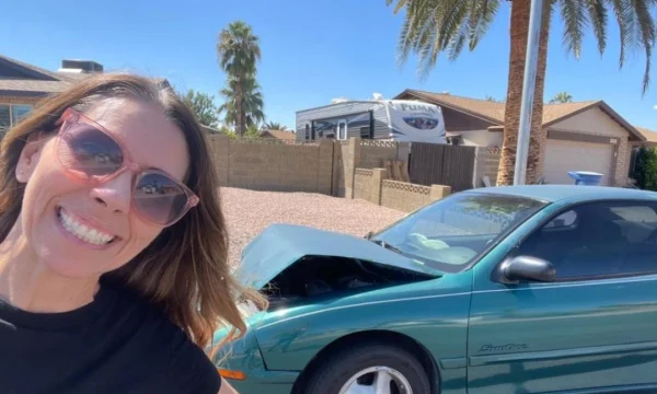 Elizabeth's 1998 Pontiac Sunfire